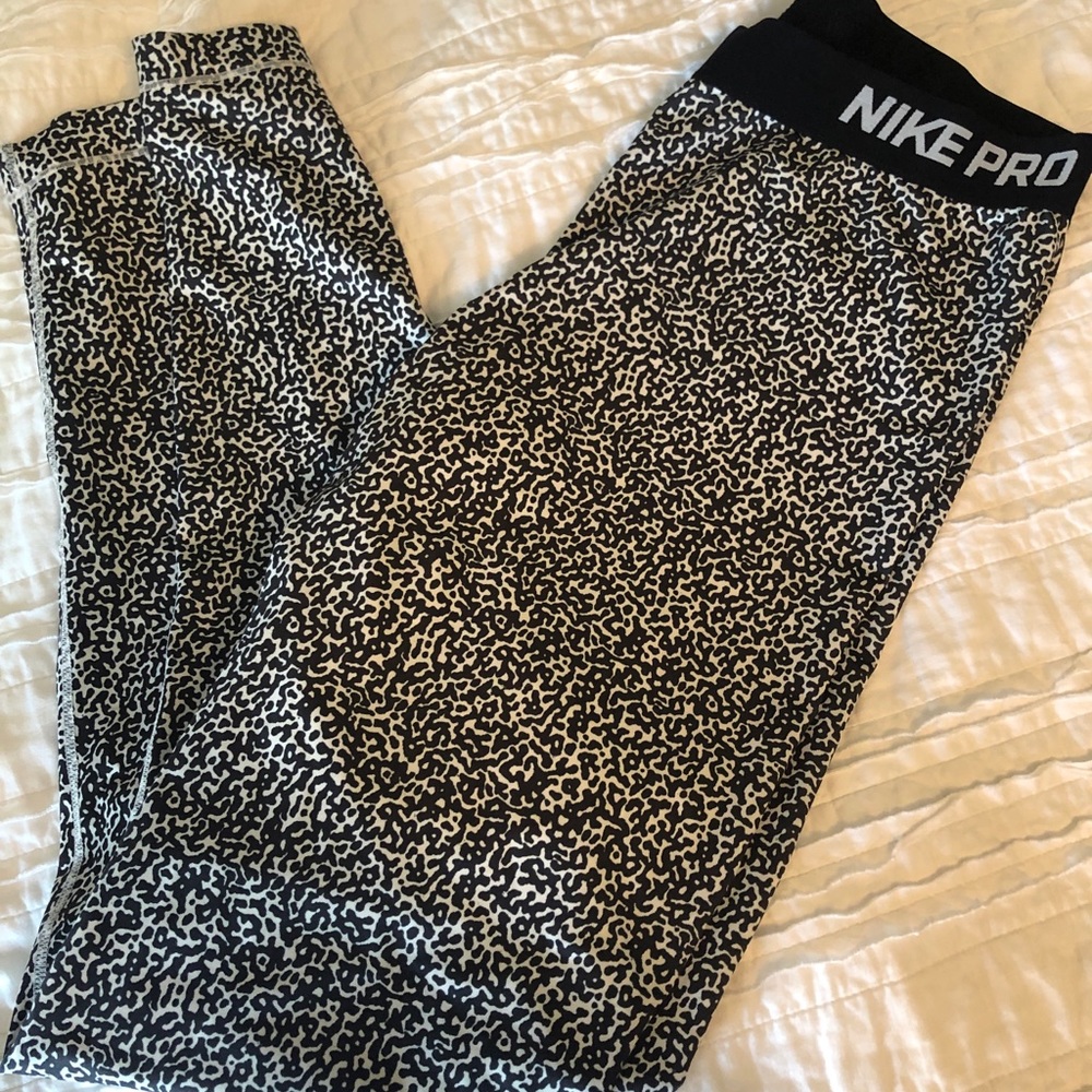 Nike leggings LIKE NEW